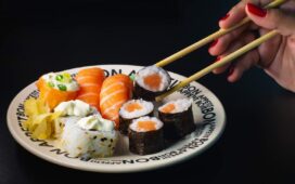 veggie sushi rolls calories